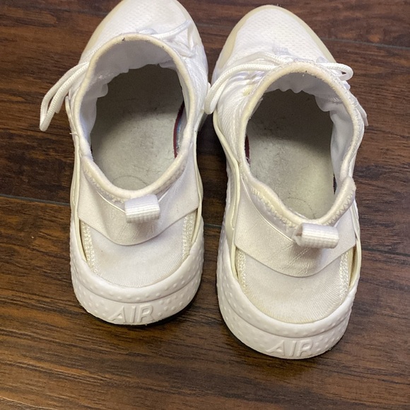 Women’s Nike Huarache - Picture 3 of 4